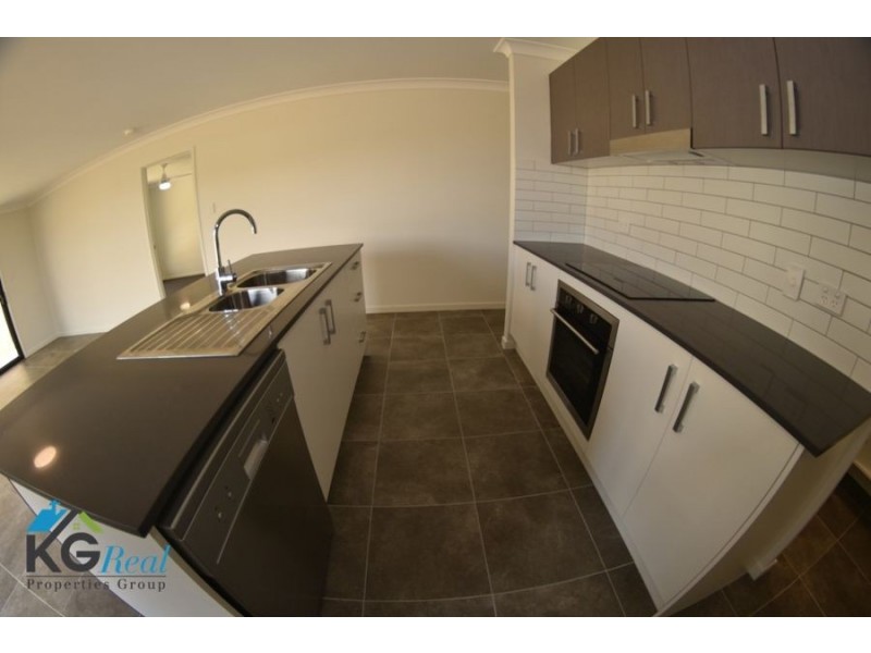 8 Pioneer Street, Redbank Plains QLD 4301