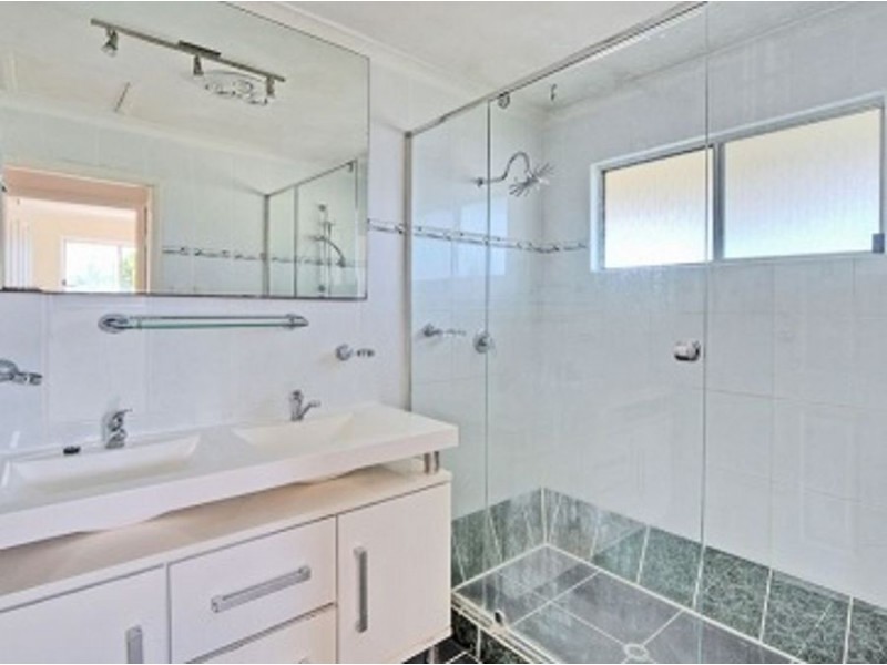 133 Waratah Drive, Crestmead QLD 4132