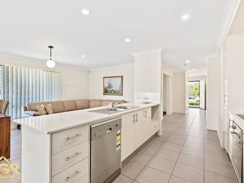 34 Blackwell Street, Hillcrest QLD 4118