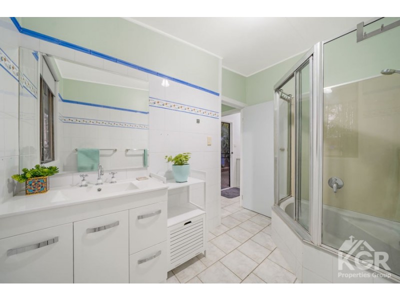 703 Greenbank Rd, North Maclean QLD 4280