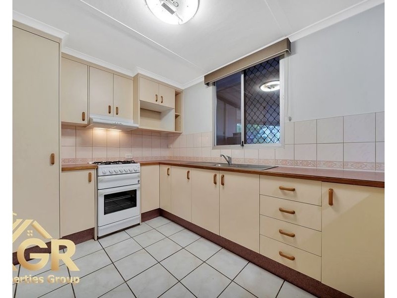 79 Conifer Street, Hillcrest QLD 4118