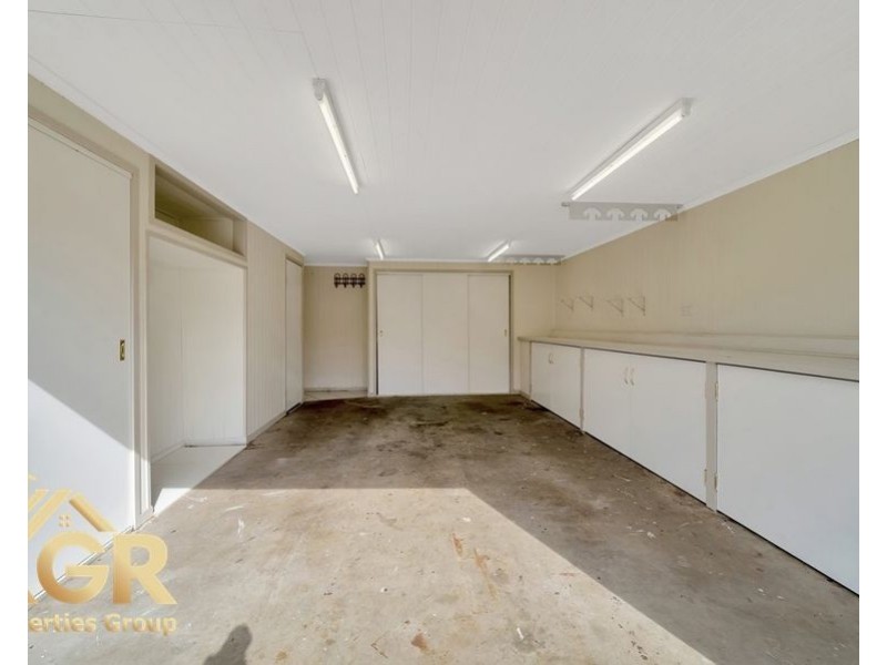 79 Conifer Street, Hillcrest QLD 4118