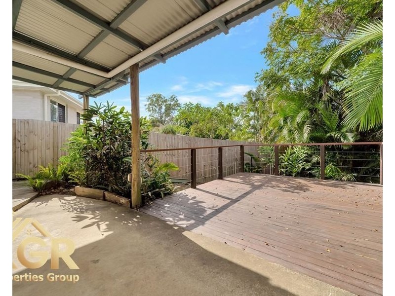 79 Conifer Street, Hillcrest QLD 4118