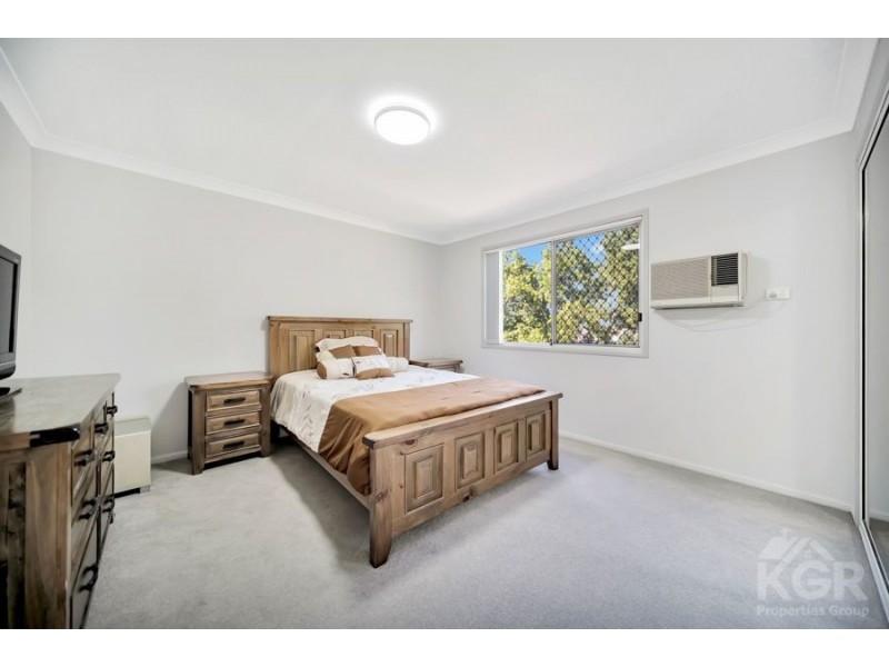 4/7 Sussex St, Browns Plains QLD 4118