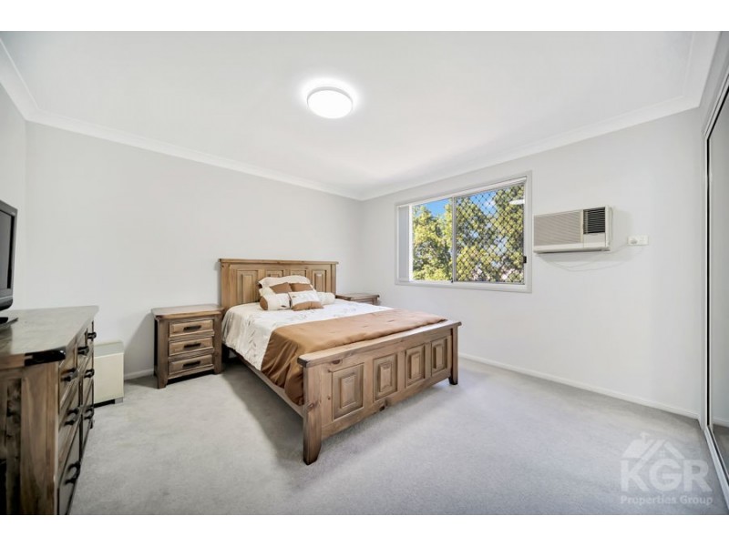 4/7 Sussex St, Browns Plains QLD 4118