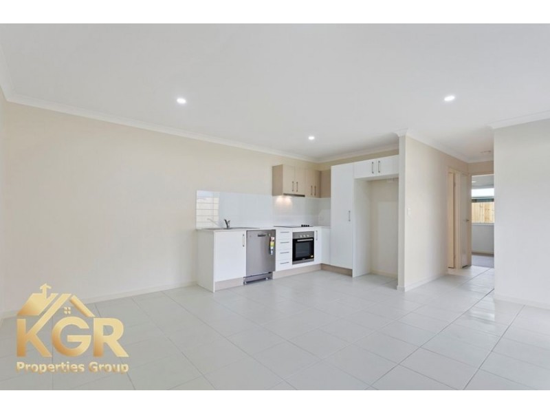Unit 2/18 Pinelands Street, Loganlea QLD 4131