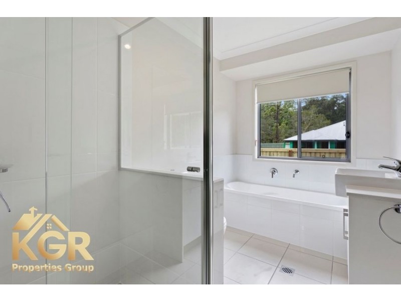 Unit 2/18 Pinelands Street, Loganlea QLD 4131