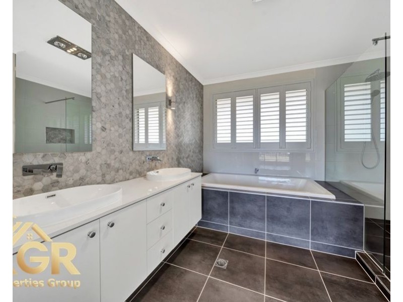 2-4 Timber Ridge Road, New Beith QLD 4124