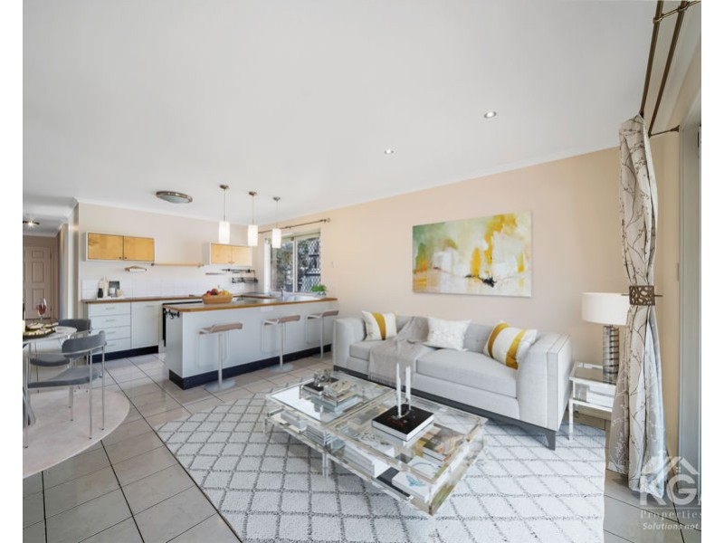13 Mooloolah Court, Hillcrest QLD 4118