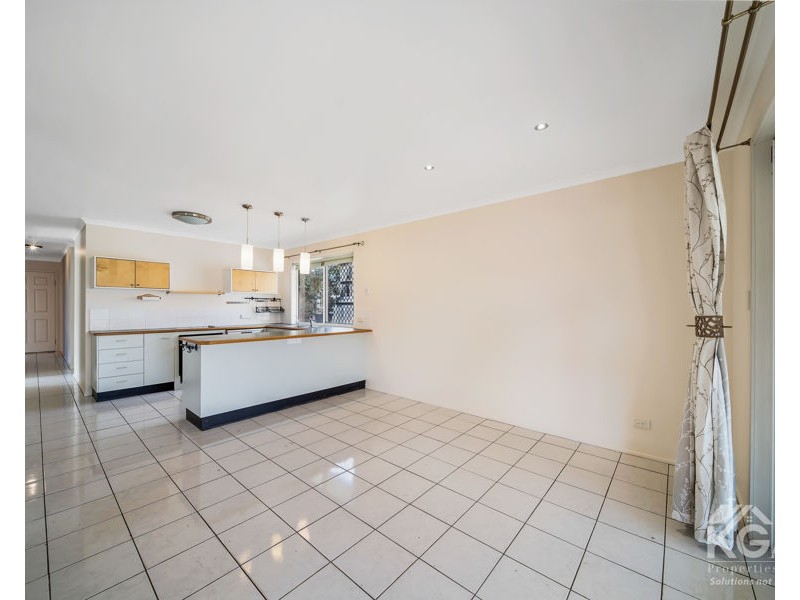 13 Mooloolah Court, Hillcrest QLD 4118