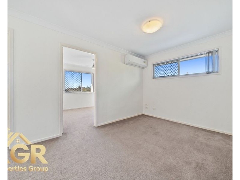 30 Paul Drive, Regents Park QLD 4118