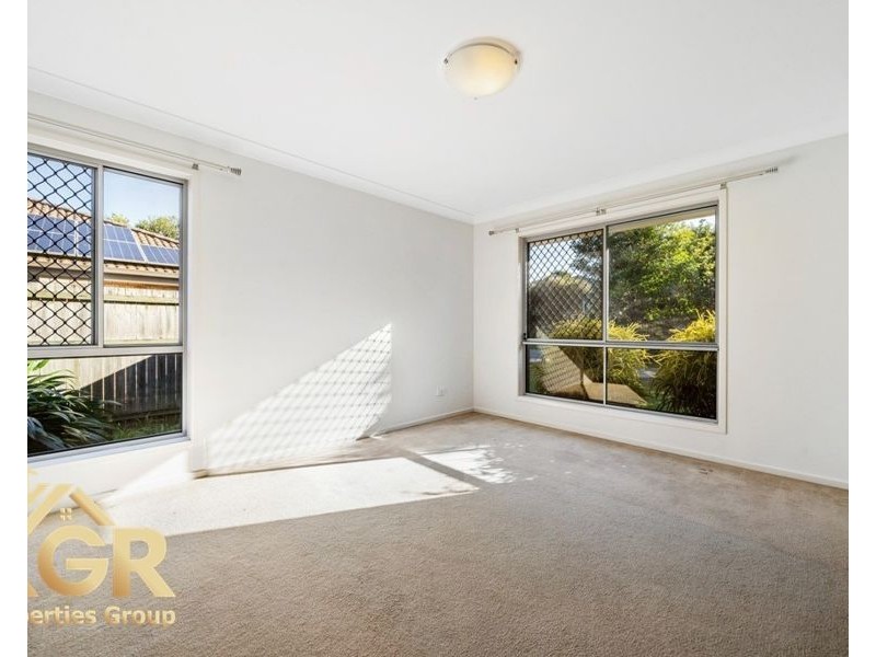 30 Paul Drive, Regents Park QLD 4118