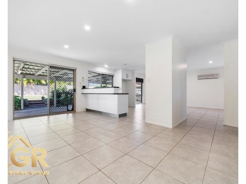 52 Federation Drive, Hillcrest QLD 4118