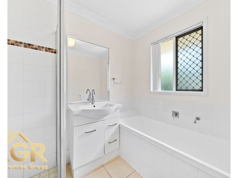 10 Chantilly Court, Loganlea QLD 4131
