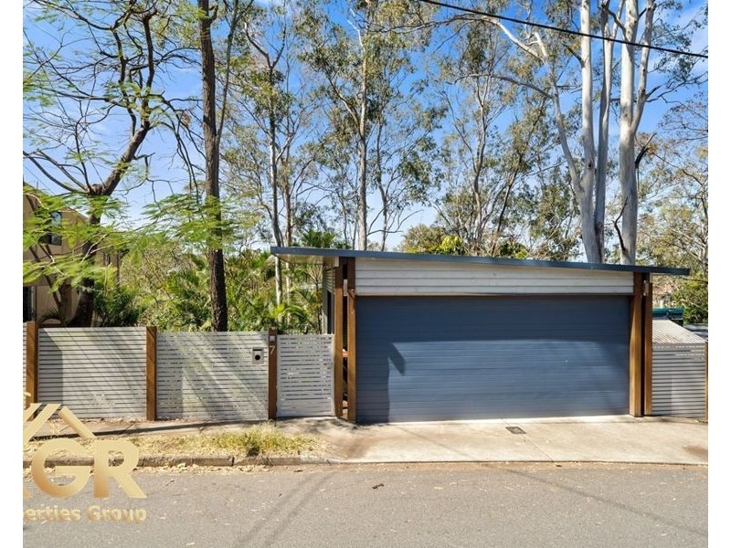 7 Blackstone Street, Indooroopilly QLD 4068