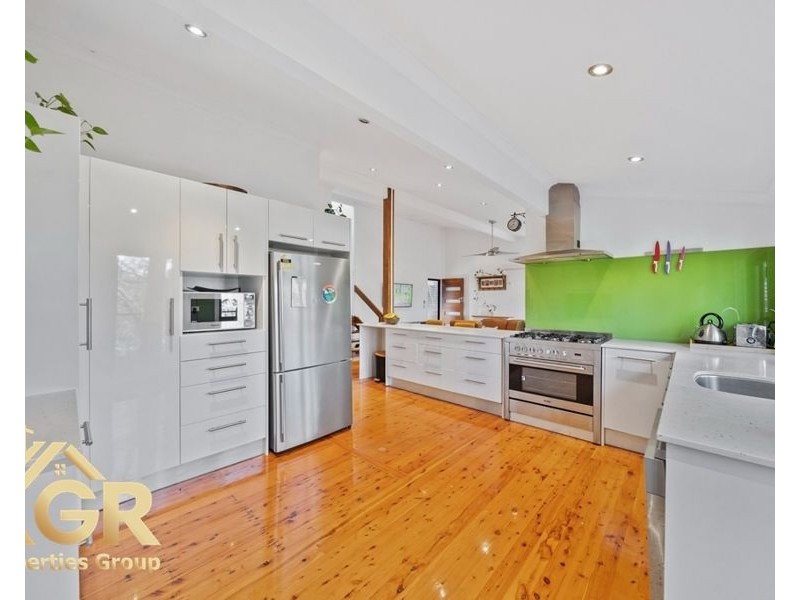 7 Blackstone Street, Indooroopilly QLD 4068