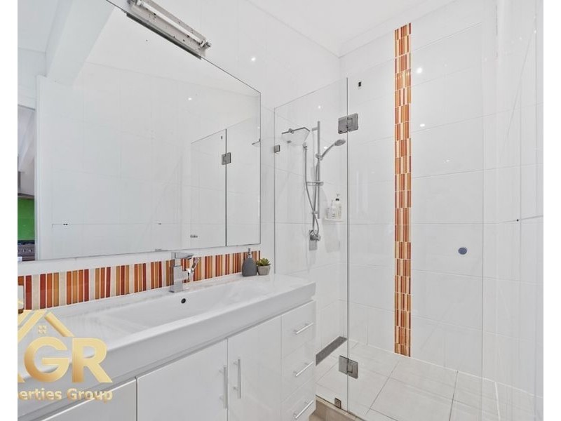 7 Blackstone Street, Indooroopilly QLD 4068