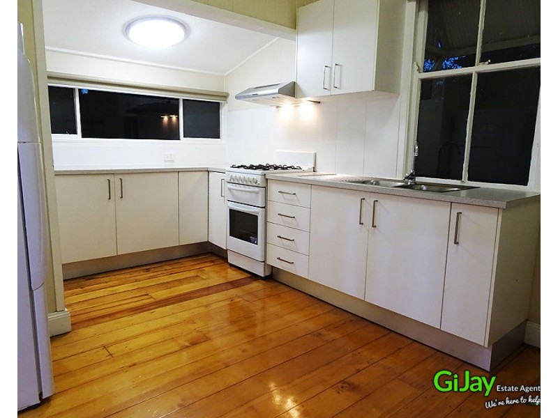 221 Juliette St, Greenslopes QLD 4120