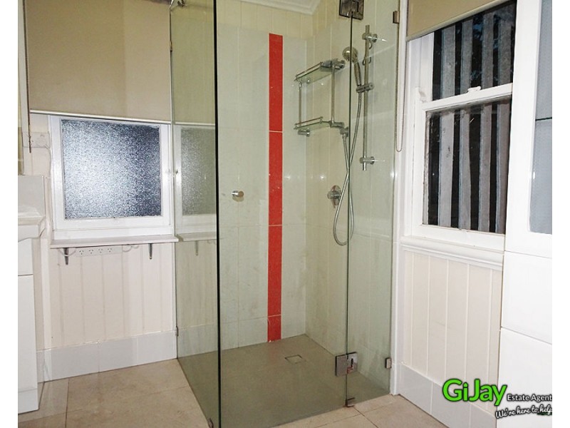 221 Juliette St, Greenslopes QLD 4120
