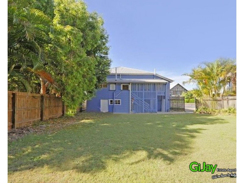 221 Juliette St, Greenslopes QLD 4120