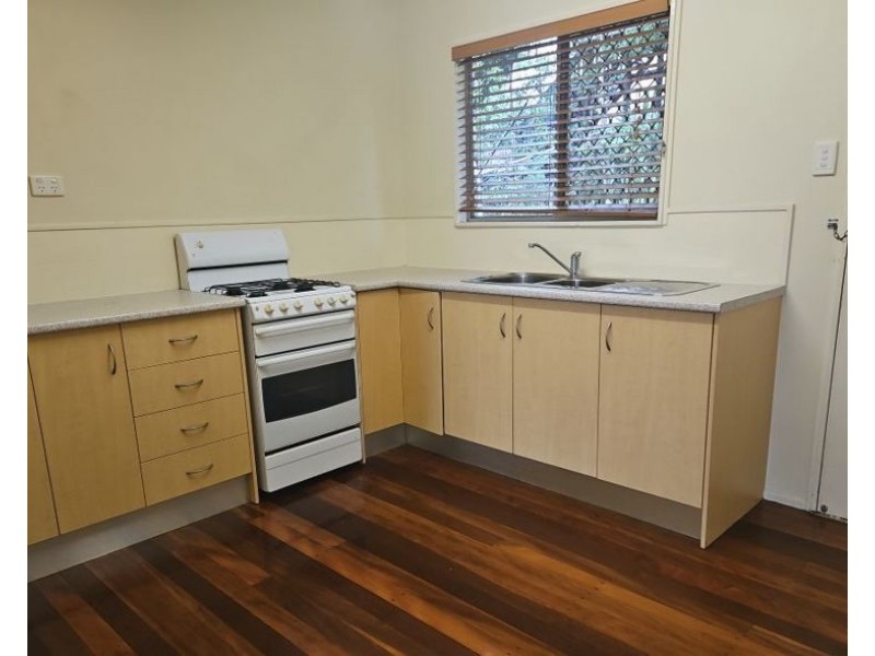 13 Clermont St, Bardon QLD 4065