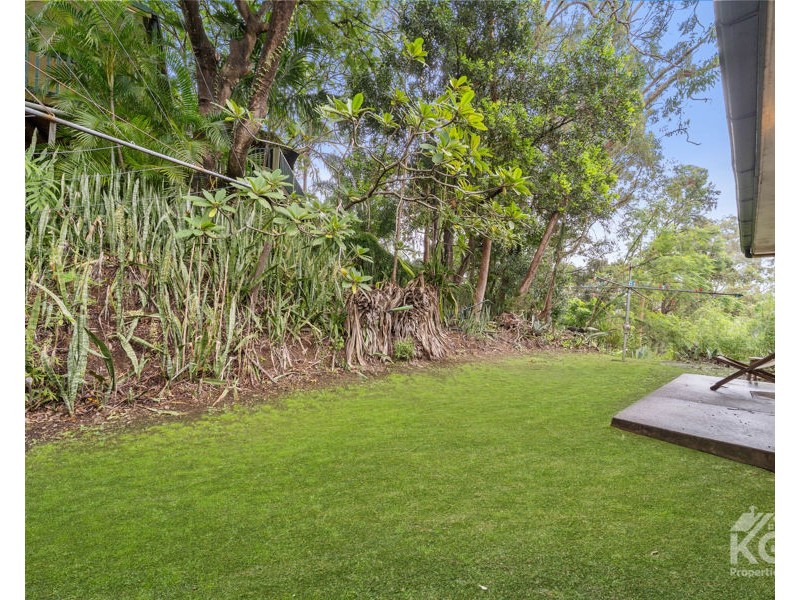 13 Clermont St, Bardon QLD 4065