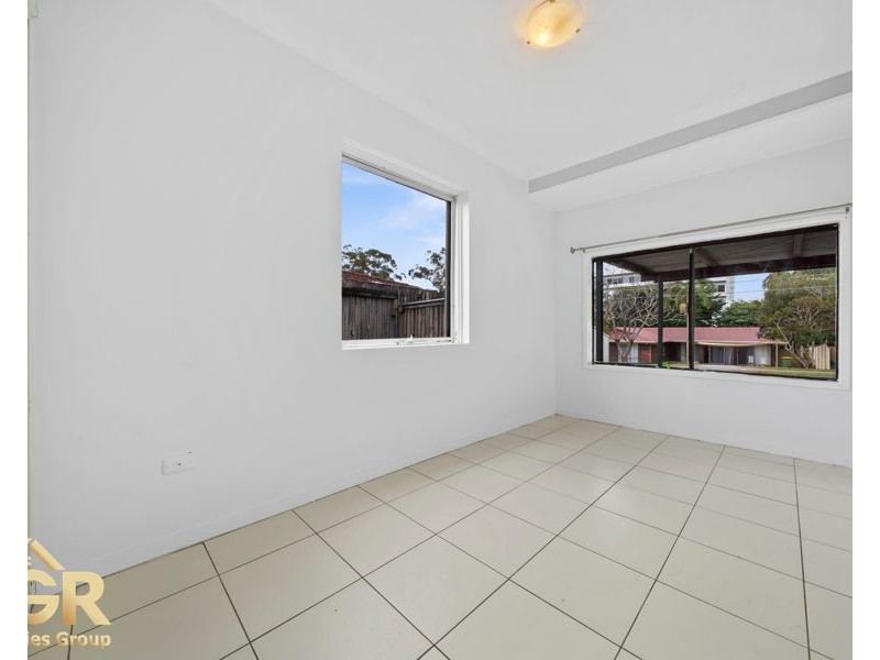 26 WENLOCK CRESCENT, Springwood QLD 4127