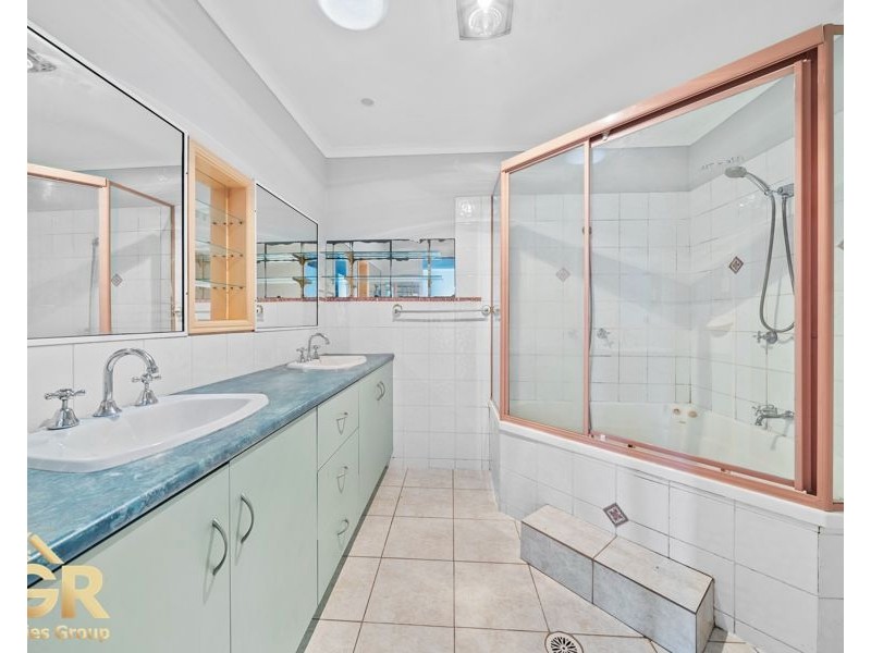 26 WENLOCK CRESCENT, Springwood QLD 4127