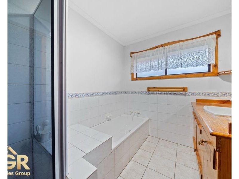 26 WENLOCK CRESCENT, Springwood QLD 4127