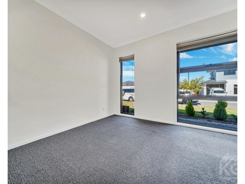 16 CAPE ST, Pallara QLD 4110