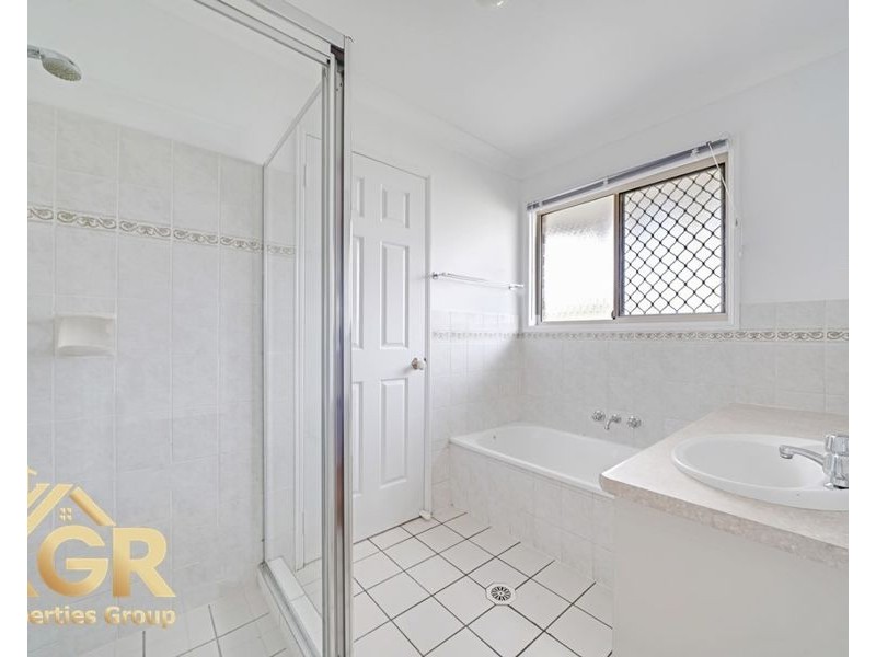 2 Robinson Court, Berrinba QLD 4117