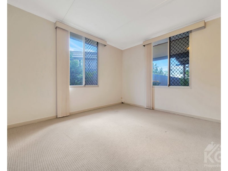 79 CONIFER ST, Hillcrest QLD 4118