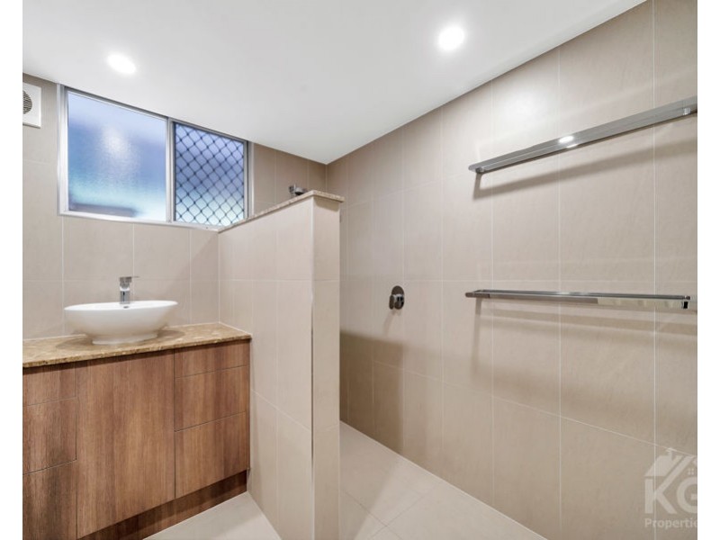 79 CONIFER ST, Hillcrest QLD 4118