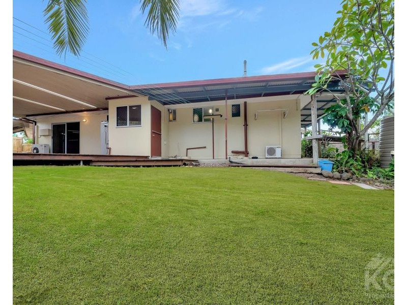 79 CONIFER ST, Hillcrest QLD 4118