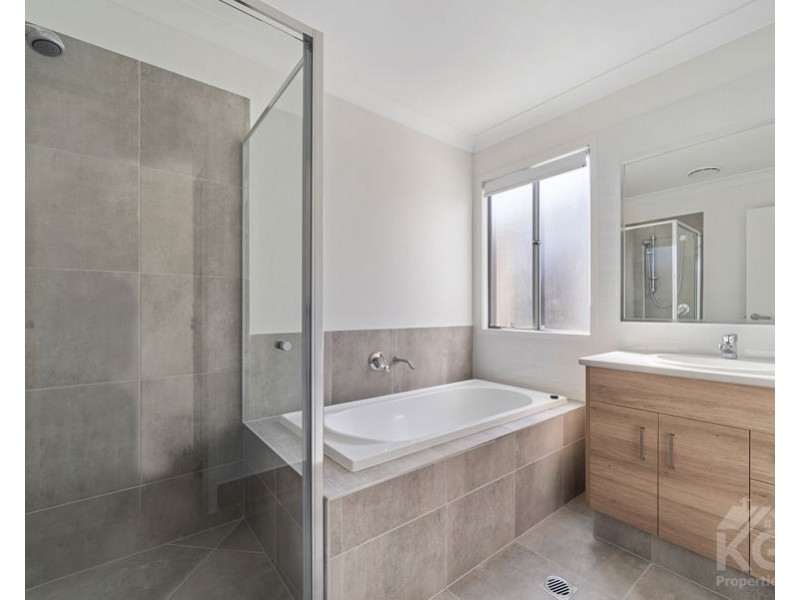 83 PROMENADE COURT, Rothwell QLD 4022
