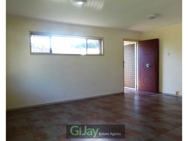 523 MAINS ROAD, Macgregor QLD 4109