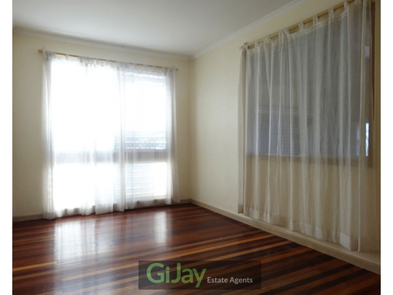 523 MAINS ROAD, Macgregor QLD 4109