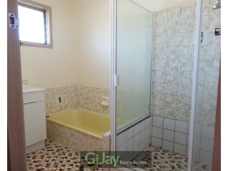 523 MAINS ROAD, Macgregor QLD 4109