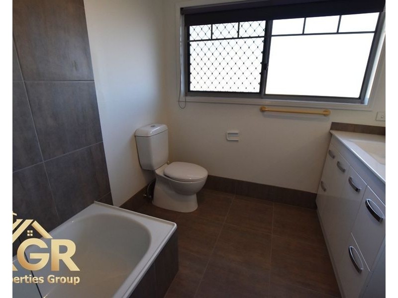 19/10 Lawrence Close, Robertson QLD 4109