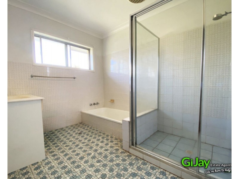 25 NOVELLO ST, Mansfield QLD 4122