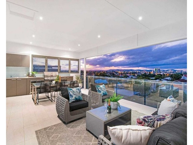 62 Chatsworth Road, Greenslopes QLD 4120