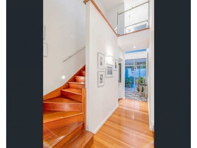 62 Chatsworth Road, Greenslopes QLD 4120