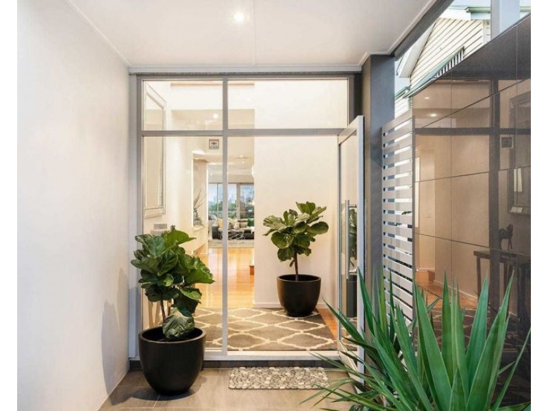 62 Chatsworth Road, Greenslopes QLD 4120