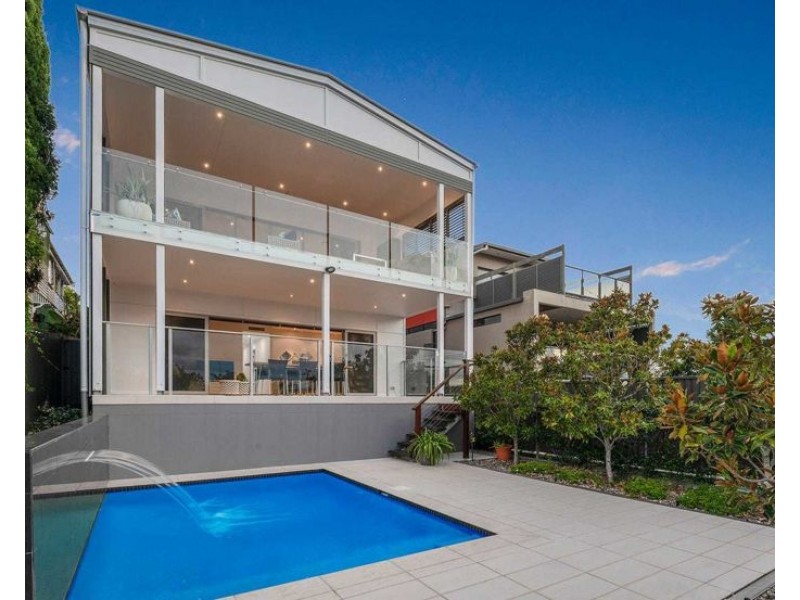 62 Chatsworth Road, Greenslopes QLD 4120