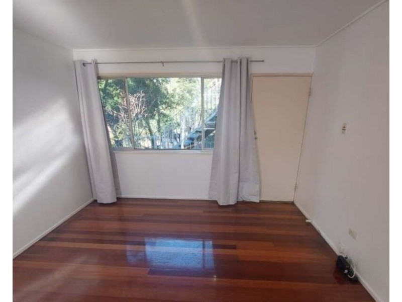 13 Clermont Street, Bardon QLD 4065