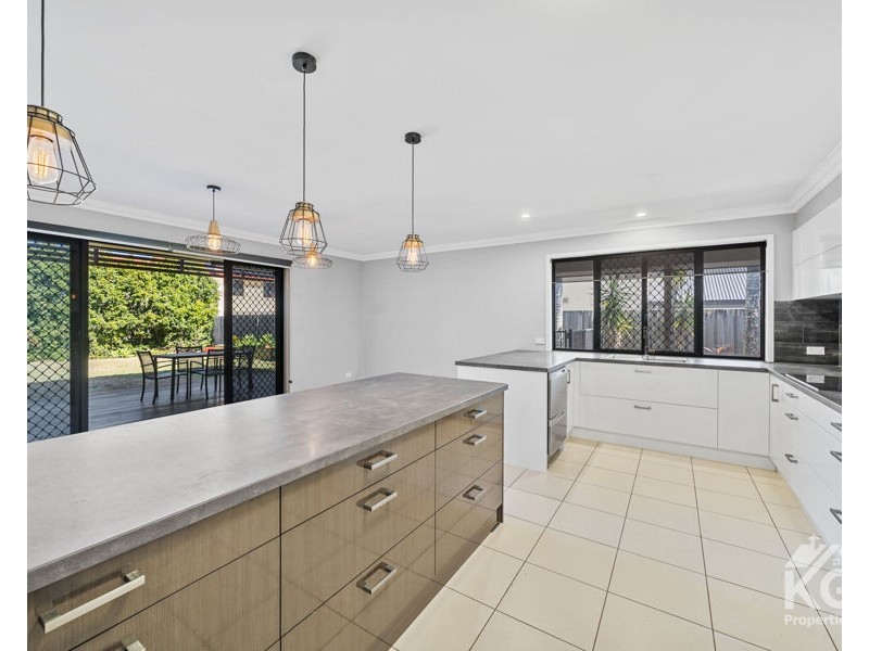 15 Shangrila Crescent, Springfield Lakes QLD 4300