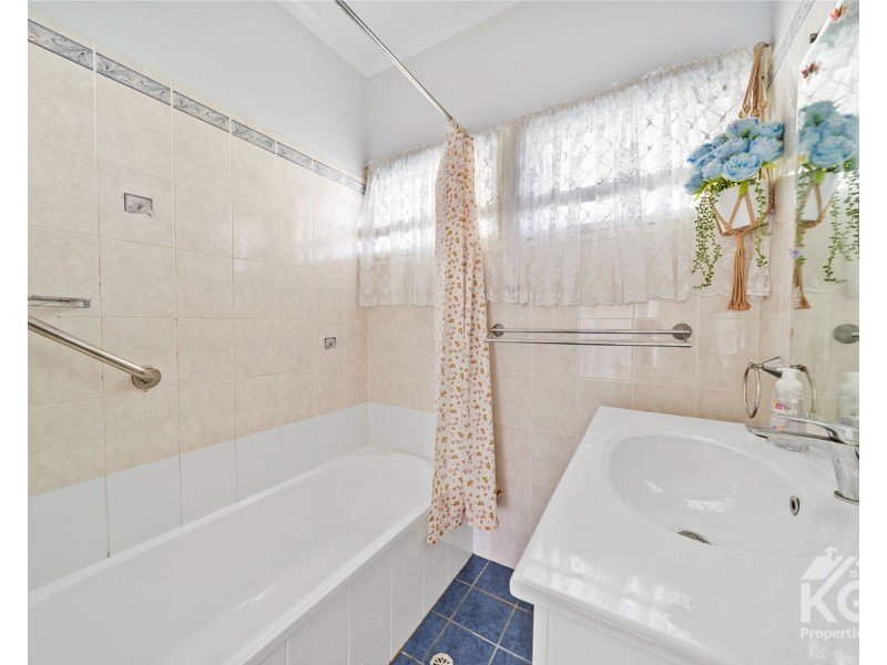 29 Minnis St, Eastern Heights QLD 4305