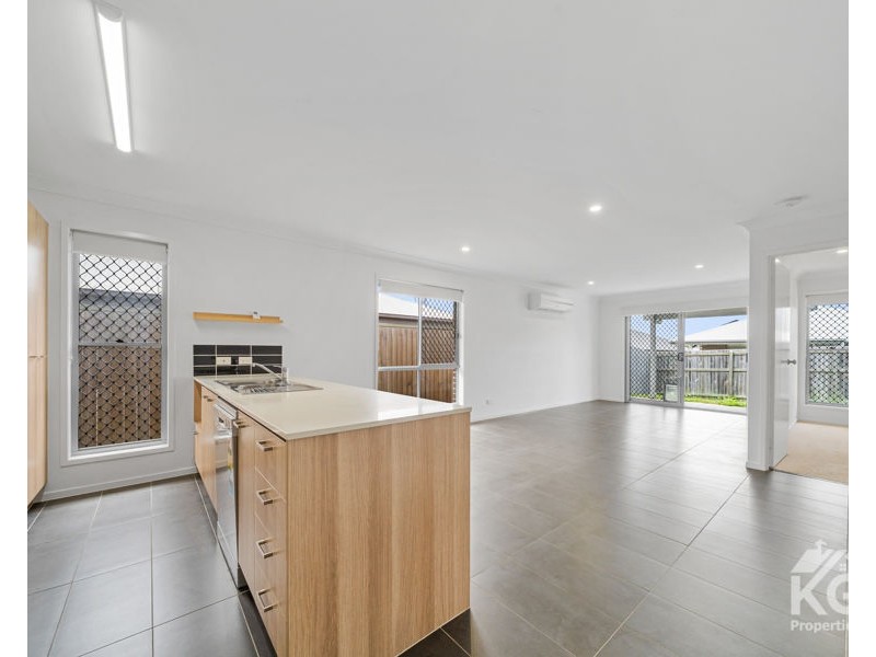 24 Mount Glorious St, Park Ridge QLD 4125