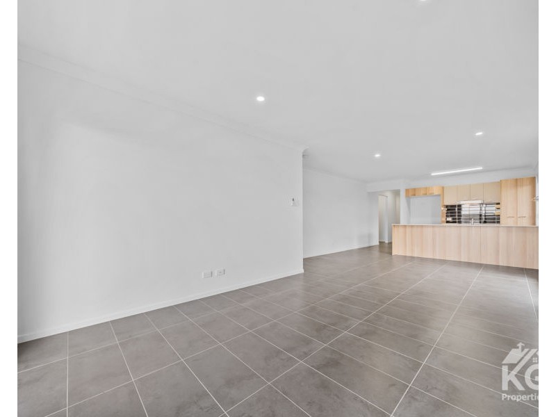 24 Mount Glorious St, Park Ridge QLD 4125