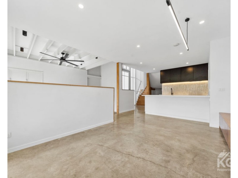 114 MciLwraith Avenue, Norman Park QLD 4170